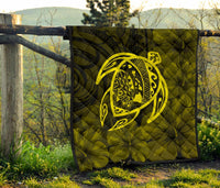 Hawaii Turtle Kanaka Map Hibiscus Poly Premium Quilt - Yellow - Polynesian Pride
