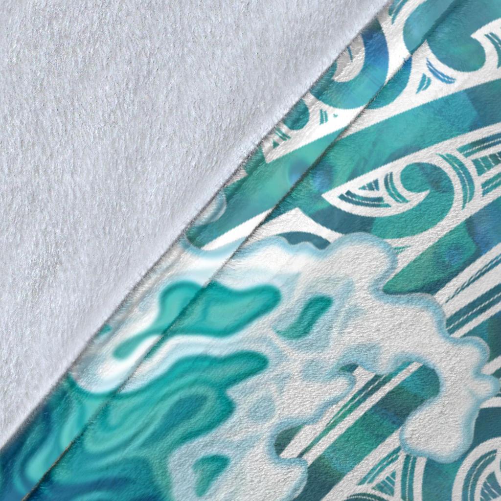 Maori Manaia The Blue Sea Premium Blanket, White - Polynesian Pride
