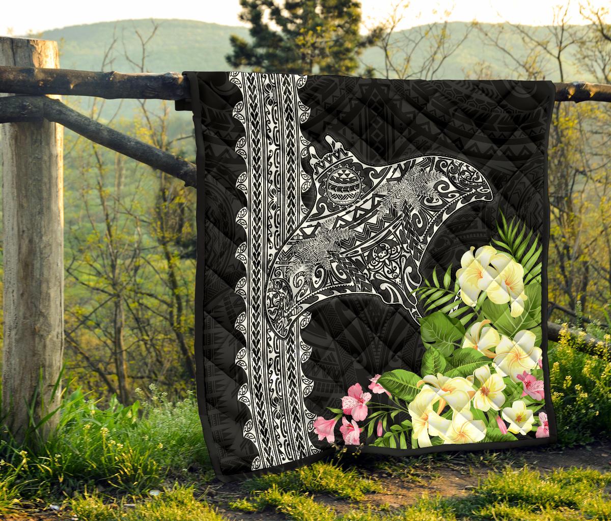 Hawaii Premium Quilt - Mantaray With Hibiscus Flowers - Polynesian Pride
