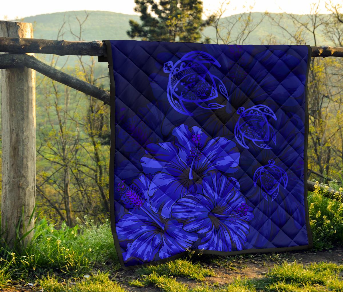 Hawaiian Map Turtle Hibiscus Vintage Polynesian Premium Quilt Blue - Polynesian Pride