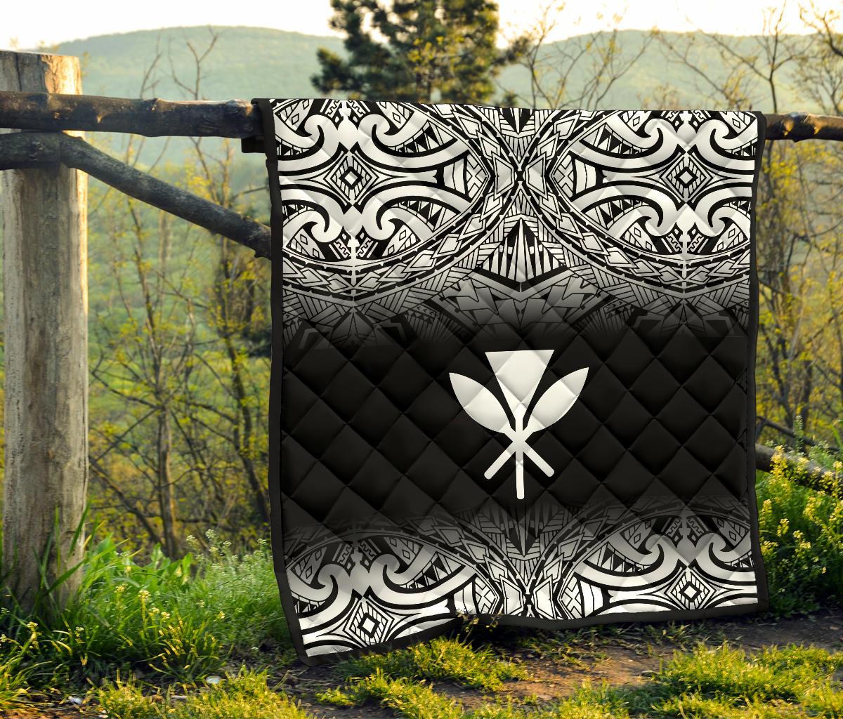 Hawaii Premium Quilt - White Kanaka Maoli Polynesian Tattoo & Black Frog - Polynesian Pride