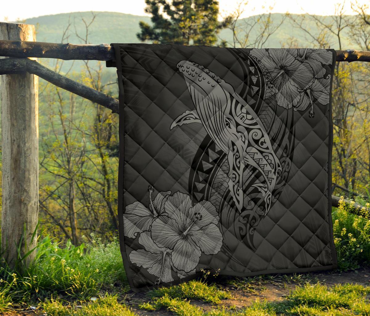 Hawaii Whale Swim Poly Gray Premium Quilt - Polynesian Pride