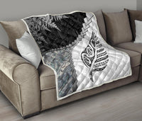 Paua Shell Maori Silver Fern Quilt White - Polynesian Pride