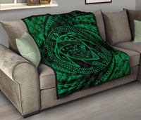 Hawaiian Kanaka Honu Hibiscus Tornando Green Polynesian Premium Quilt - Polynesian Pride