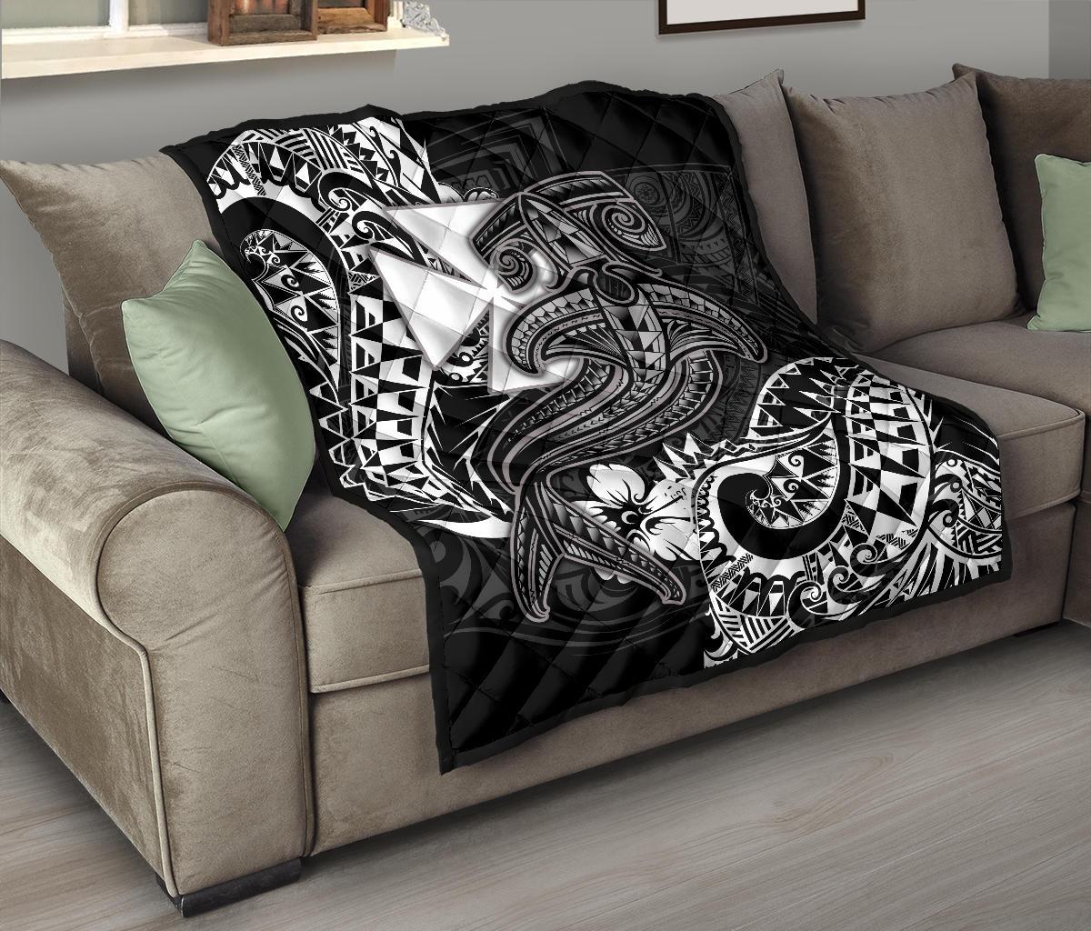 Polynesian Wallis and Futuna Premium Quilt - White Shark Polynesian Tattoo - Polynesian Pride