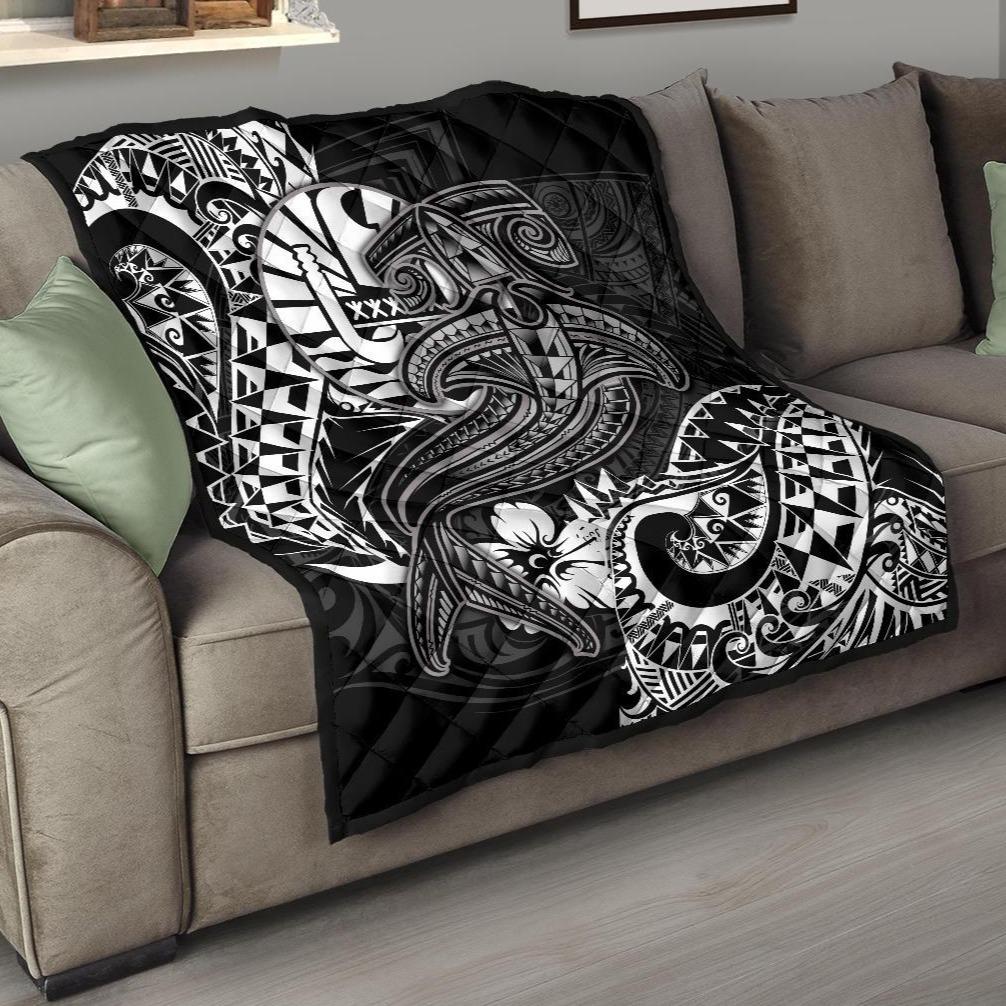 Tahiti Premium Quilt - White Shark Polynesian Tattoo - Polynesian Pride