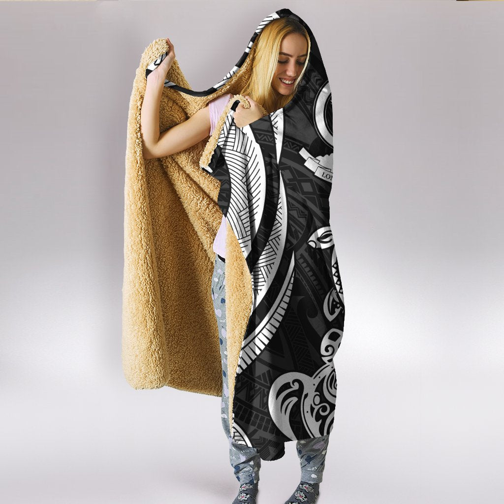 Vanuatu Hooded Blanket - White Tentacle Turtle - Polynesian Pride