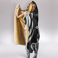 Marshall Islands Hooded Blanket - White Tentacle Turtle - Polynesian Pride